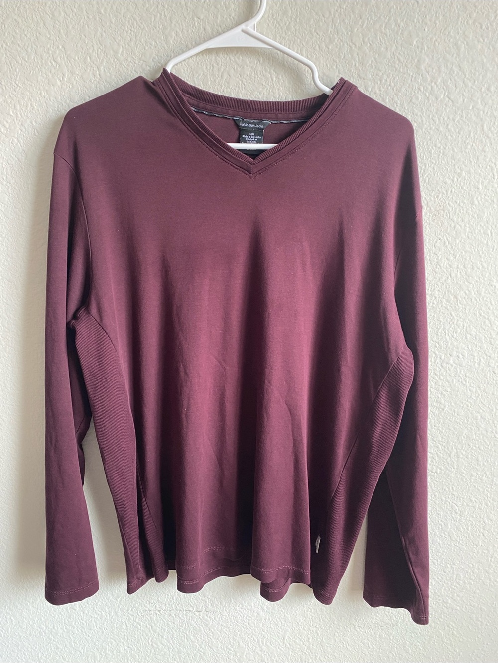 Calvin Klein Men's V-Neck Sweater (Maroon)